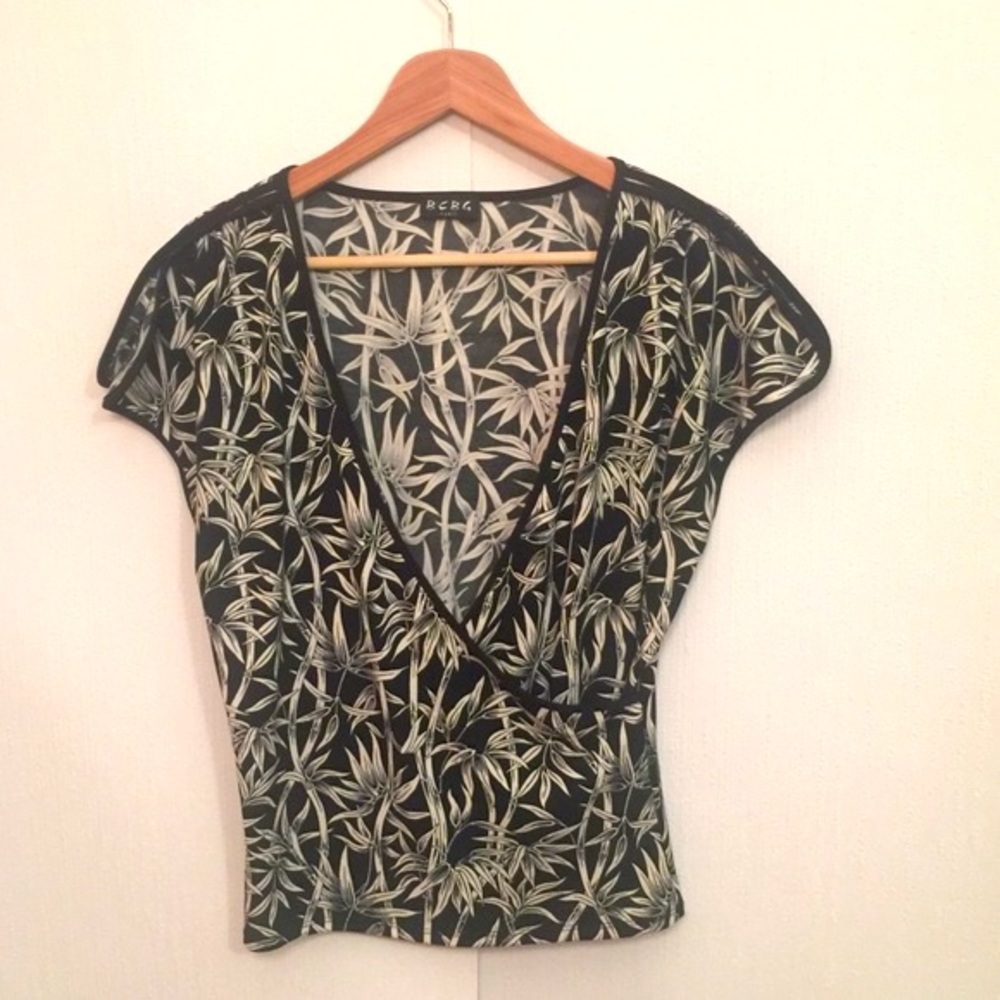 BCBG Women’s Top Size Large #93